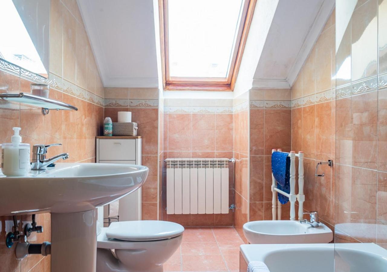 Apartamento Irene Centrico Con Wifi Y Parking Coche Tamano Medio Cangas de Onís Exterior photo