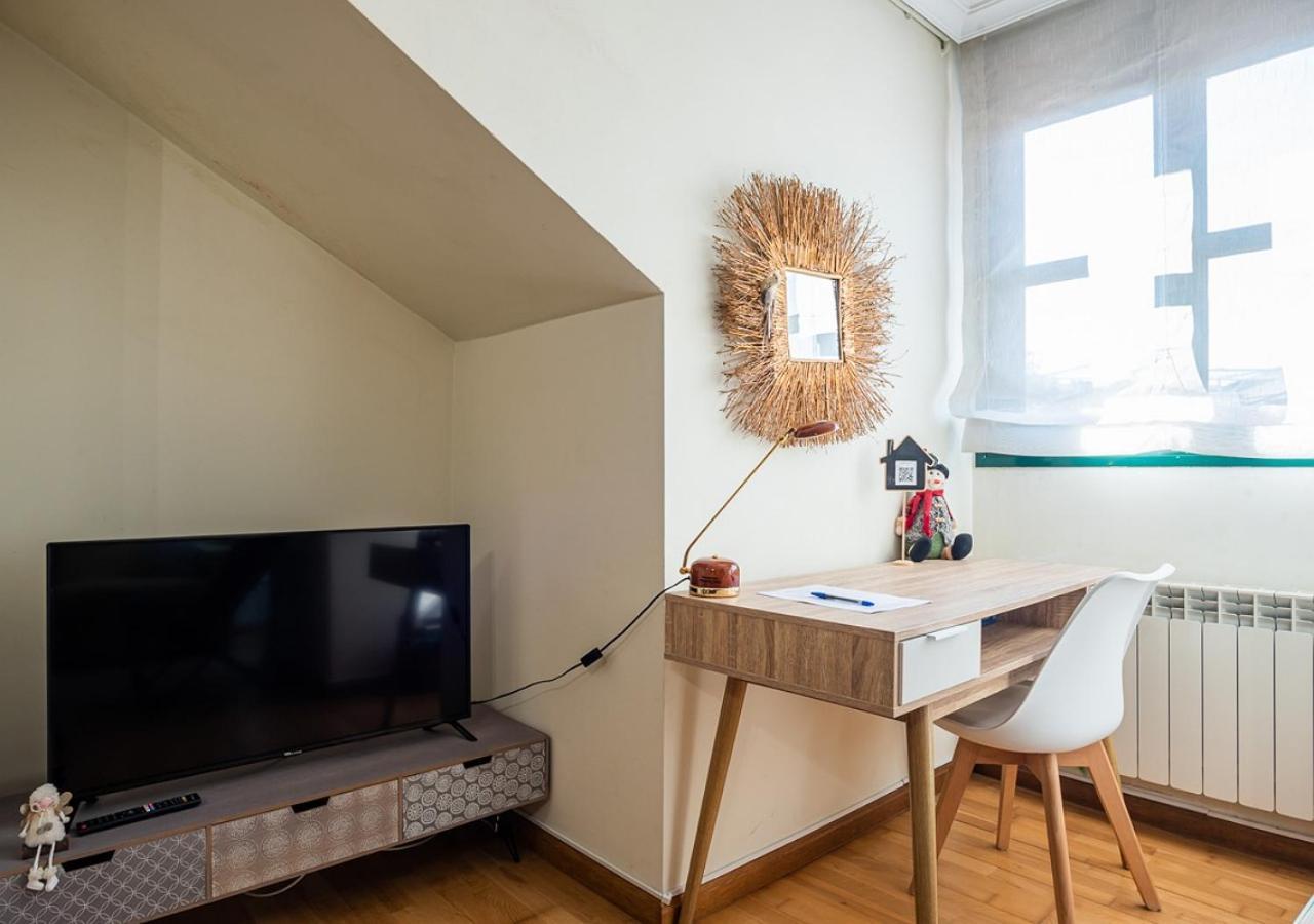 Apartamento Irene Centrico Con Wifi Y Parking Coche Tamano Medio Cangas de Onís Exterior photo